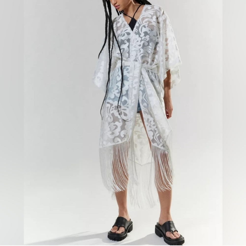 NWT Silence + Noise Lace Fringe White Robe Intimates & Sleepwear